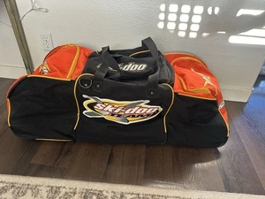 RARE Vintage Ski-doo Racing Team Snowmobile Gear Large Wheels Duffle Bag Luggage - Bild 1 von 10