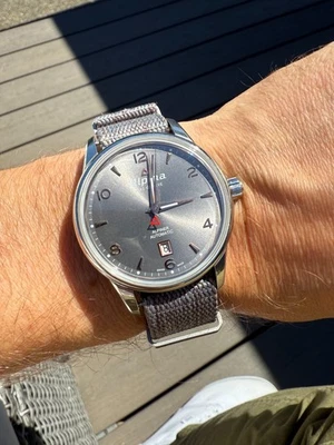 Reloj Hombre Alpina Alpiner Gris Esfera Sunburst Suizo Automático Ref: AL-525VG4E6  Foto 1 de 4