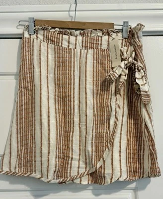 New Francesca’s Wrap Skirt Size Small White Orange - Image 1 of 4