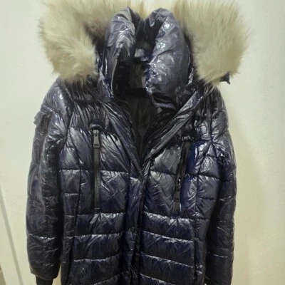 Abrigo largo acolchado con capucha DKNY Foto 1 de 4