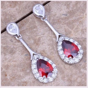 PENDIENTES MUY HERMOSOS DE PLATA CON PIEDRAS GRANATE Y TOPACIO BLANCO - Imagen 1 de 3