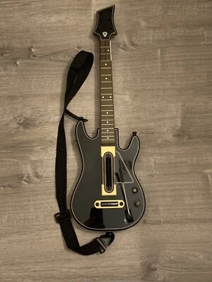 Guitar Hero Live Wireless Guitar Only PS4 Xbox One Xbox 360 PS3 No Dongle - Image 1 of 4