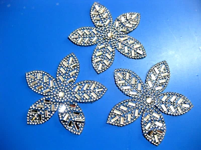 3 Hotfix Strass Bügelbilder Blüte Blume Applikation zum Aufbügeln ca.8 cm BB8E - Bild 1 von 2