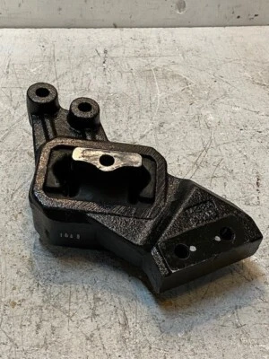 Изолятор крепления двигателя для Dodge Ram 1500 | 1438A | 692A8 | 692AB - Изображение 1 из 4