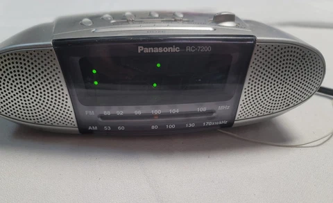 Panasonic Clock Alarm Radio AM/FM RC7200 Digital Missing Battery Core Cover