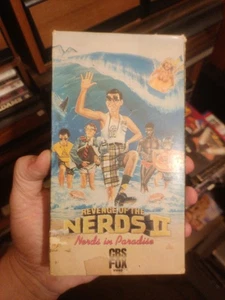 Revenge of the Nerds II: Nerds in Paradise (VHS, 1992) - Foto 1 di 6