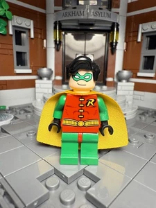 LEGO Batman 2006 Robin Minifigure 7783, 7885 - Picture 1 of 4