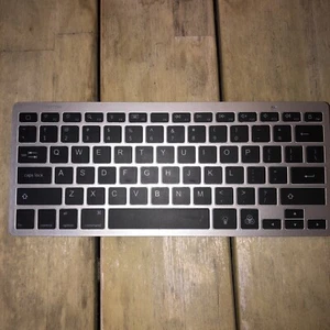 Small Bluetooth Keyboard - Picture 1 of 2