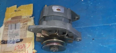 0986032701 Alternatore Bosch 35 A per RENAULT 4 -6 (782 cc 845 cc) - Immagine 1 di 4