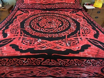 Colcha Classic Imports Tapiz Algodón Tamaño Completo Rojo y Negro 82” W 93” L Foto 1 de 4