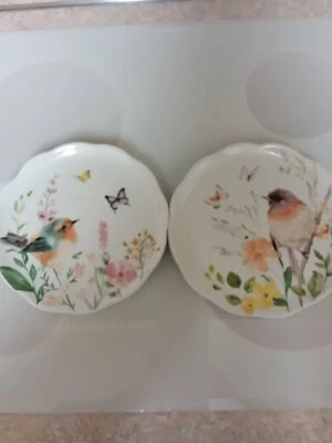 Set of 4 Market Square 8" Scalloped Edge Side Plates, 2 Different Bird Designs - Image 1 of 4