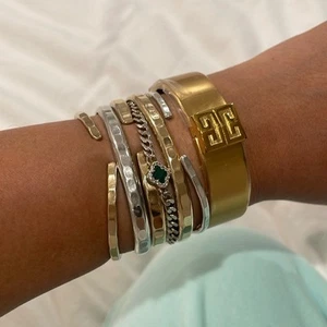 Givenchy Gold Cuff Sz Small - Picture 1 of 9