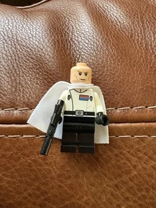 Lego Star Wars Director Orson Krennic Minifigure 75156 Rogue One - No Hair Piece - Picture 1 of 6