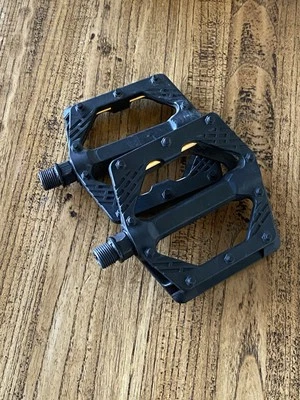 Bicycle Platform Pedals With Small Plastic Pins. - image 1 of 3