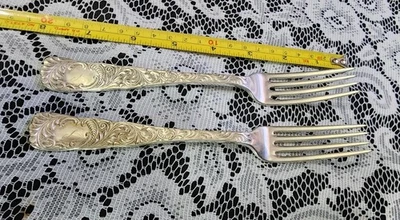 👑LOT OF 2 RARE ANTIQUE c1898 MONARCH SILVERPLATED "7 1/2" DINNER FORKS 🍽🔎👀 - Image 1 of 4