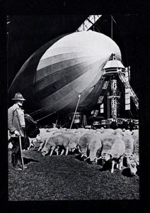 Zeppelin LZ 127 - Idilio delante del dirigible (BE-2-282) - Imagen 1 de 1