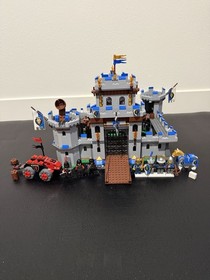 LEGO Castle King's Castle 70404 /100% COMPLETE  Set w/ Minifigs & Instructions