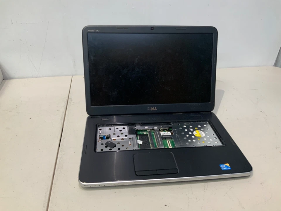 Dell Vostro 1540 Intel Core i3 **NO FUNCIONA FALTA TECLADO SOLO PARA PIEZAS** Foto 1 de 4