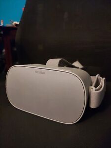 Meta Oculus Go Standalone VR Headset - White