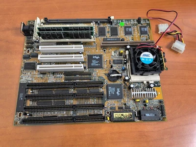 PC VINTAGE - INTEL PENTIUM 133 MHz 32 Mb RAM RETRO COMPUTER - Bild 1 von 4