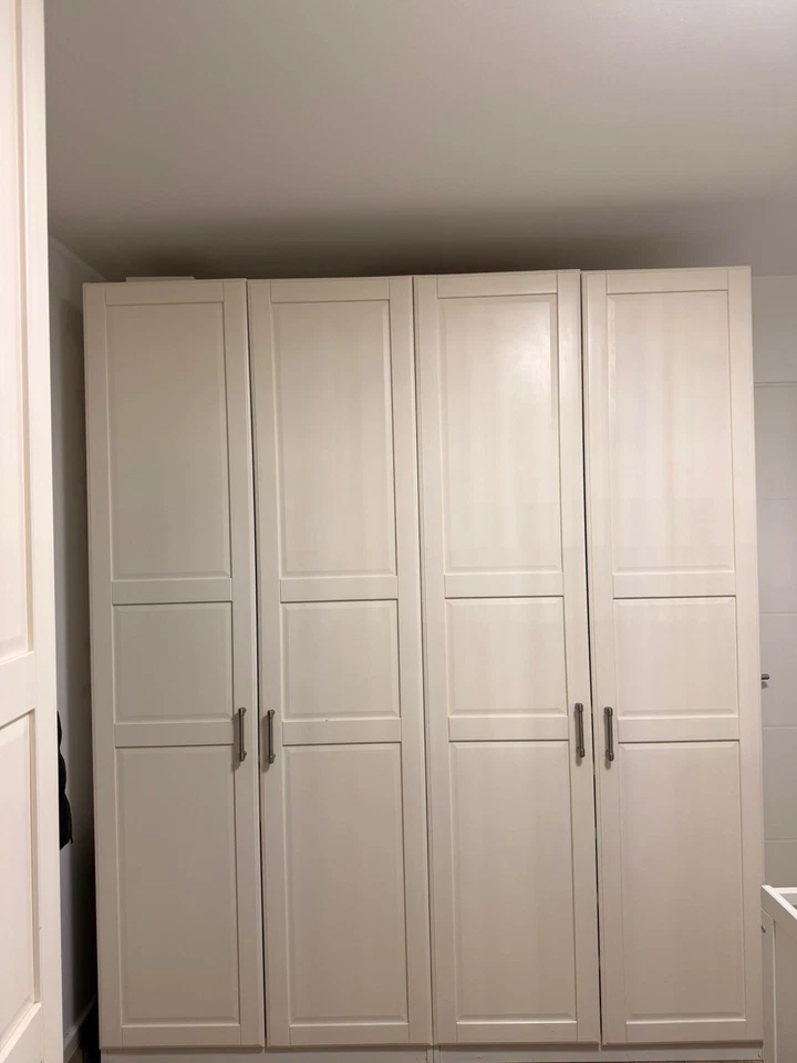IKEA Pax Kleiderschrank - Bild 1 von 2