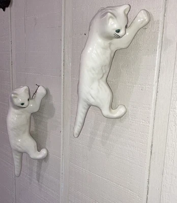 Vintage USA Ceramic Pair White Climbing Cats Wall Art - Image 1 of 4