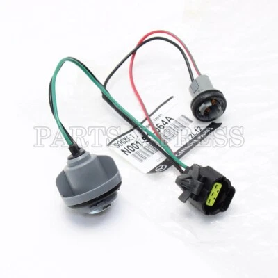 GENUINO MAZDA MX-5 1992-1994 N001-51-064A COMBINACIÓN DELANTERA MONTAJE DE ENCHUFE DE LÁMPARA Foto 1 de 4