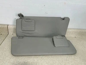 04-06 Scion XB Parasol para conductor y pasajero RH LH Parasoles laterales GRIS OEM - Imagen 1 de 3