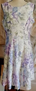 Fit and Flare Kleid gefüttert ärmellos Damen Größe 14 lila blau weiß geblümt - Bild 1 von 3