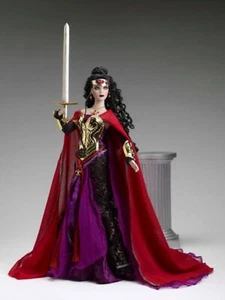 Tonner ~ 16" Re-Imagination ~ The Queen of Swords Halloween Convention LE 250 - Picture 1 of 9