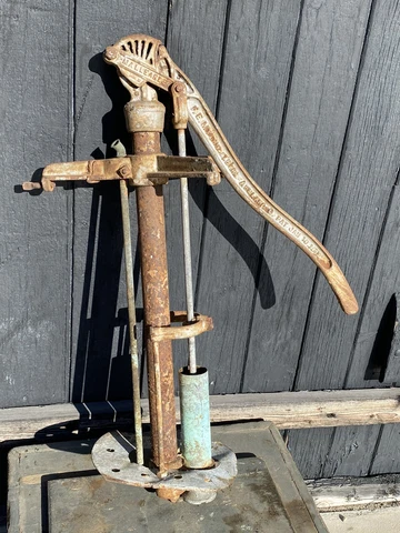Antique MYERS Barrel Pump, Vermont Apple Orchard Sprayer Pressurising Pump Cover