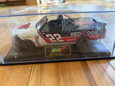 Kenny Wallace #22 Red Dog 1996 Super Truck 1:24 Revell Diecast #1 - Image 1 of 4