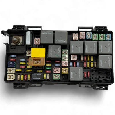 Módulo de controle de caixa de fusíveis TIPM Jeep Liberty / Dodge Nitro 2006/07 KAD07C02A2 - Imagem 1 de 4