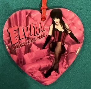 Elvira Mistress Of The Dark Keramik Weihnachtsschmuck Valentinstag Herz - Bild 1 von 2