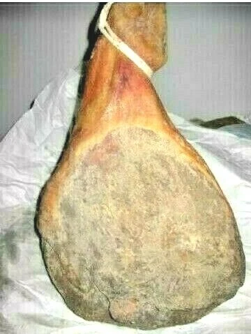 STITCHED ITALIAN SMOKED MOUNTAIN HAM REFINED BONE ITALIAN PRODUCTS 6 kg - Image 1 of 1