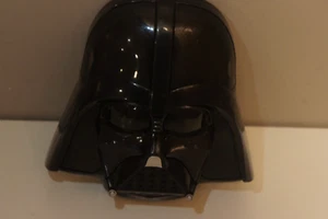 Star Wars Darth Vader SIMON SAYS Light Up Songs Sound Memory Game Hasbro Disney - Picture 1 of 7