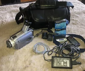 Sony Handycam DCR-TRV38 Mini DV Camcorder, Sony Camera Bag, And Accessories EUC - Picture 1 of 12