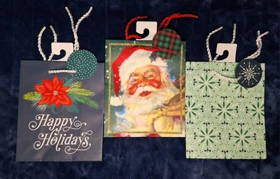 LOTE de 15 NUEVAS Bolsas de Regalo de Navidad con Sello Pequeño (5 de cada diseño) Foto 1 de 4