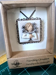 Adorno de Navidad Willow Tree Friendship borde de metal por Demdaco Susan Lordi - Imagen 1 de 4