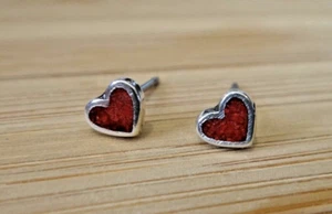 Sterling Silver TINY 4x5mm Red Stone chip Inlaid Heart Stud Studs Earrings - Picture 1 of 5