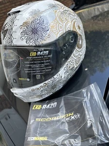 ScorpionEXO EXO-R420 Full-Face Helmet Namaskar White - Large 42-1615 - Picture 1 of 4