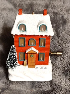 2003 HALLMARK KEEPSAKE "I'LL BE HOME FOR CHRISTMAS" ILLUMINATED MUSICAL ORNAMENT - Picture 1 of 9