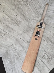 Newbery UZI 20/20 BMF Mazza da cricket salice inglese taglia 5 bordo martello - Foto 1 di 8