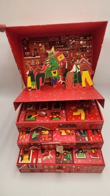 THE BODY SHOP Share the Love Advent Calendar 2021 *RARE*, UNOPENED - Image 1 of 4