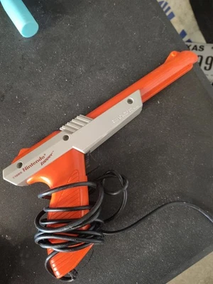 Official Nintendo NES Zapper Gun Duck Hunt Orange (1985) - Tested & Working - Image 1 of 3