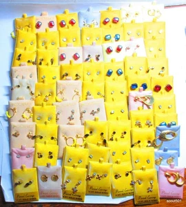 Set 65 Paar neue MOC Vintage 60’s Coro Ohrringe Ohrstecker mehrfarbig Strass - Bild 1 von 17