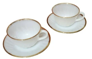 Vintage Paar Fire King Ofengeschirr Tassen und Untertassen "Milchglas" weiß - Bild 1 von 4