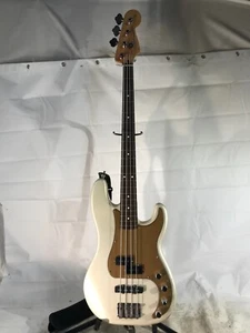 Mexi Fender Bass - Gold - Picture 1 of 10