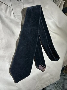 Rare Vintage 1970s Handmade Black Velvet Designer Neck Tie Signed Sherrie L Hart - Picture 1 of 6