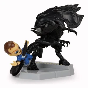 EXCLUSIVE QUEEN TAKES BISHOP MINI-FIG Aliens collector's series brand new boxed - Picture 1 of 2